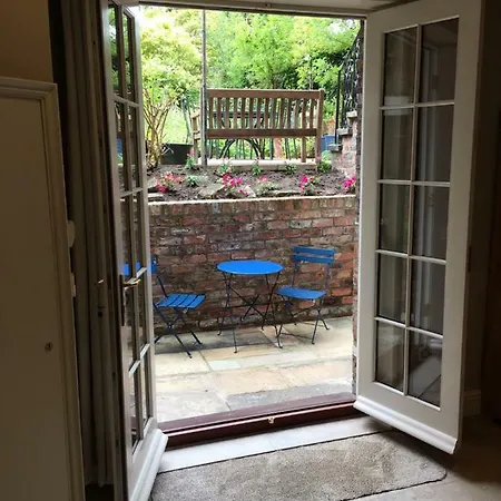 Luxury Courtyard In Central *