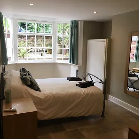 Luxury Courtyard In Central Apartment