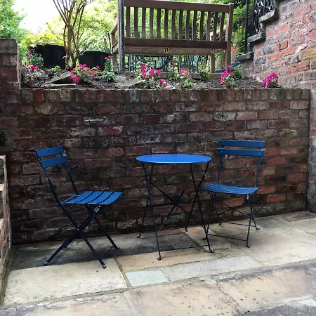 Luxury Courtyard In Central * York